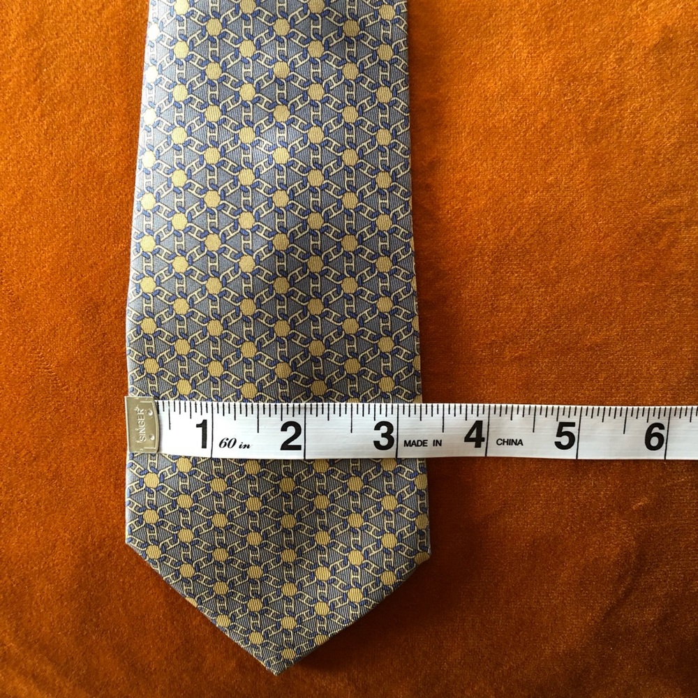 Hermes Elegant Patterned Tie